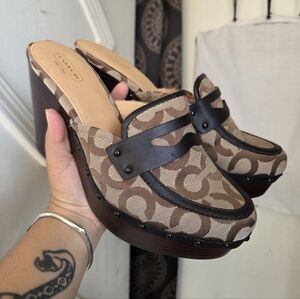 Coach Y2K Nalina Clogs Size 9.5🤎